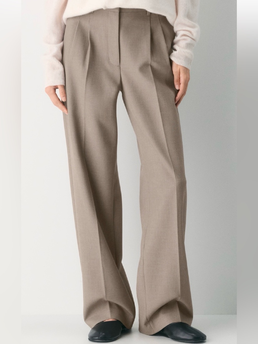 Aritzia NWT The Effortless Pants in Modern Taupe Size 0